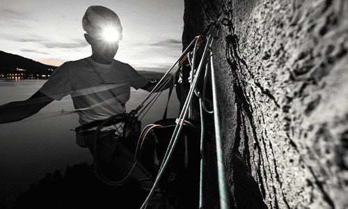 MINUTE-R-D-TEST-TERRAIN-POUR-L-ÉQUIPEMENT-CLIMBING Samaya